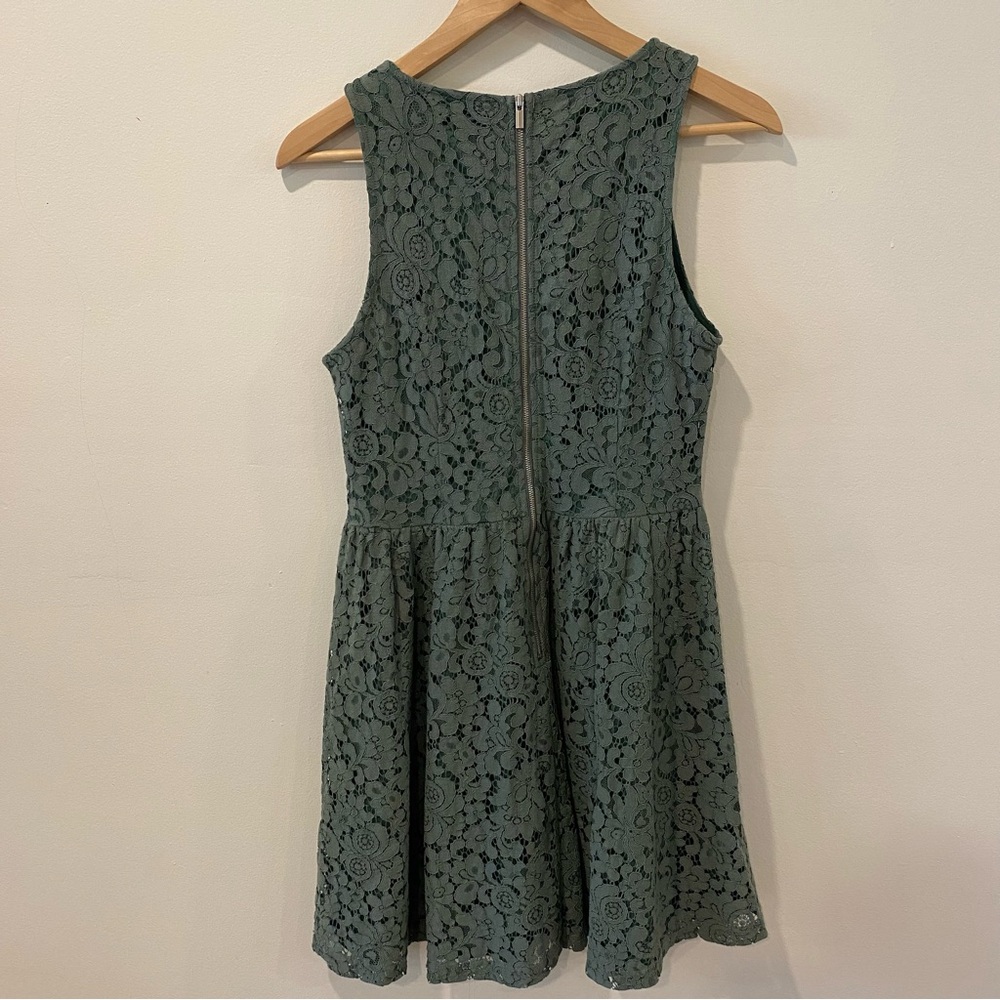 green lace dress high neck sleeveless - Picture 7 of 11